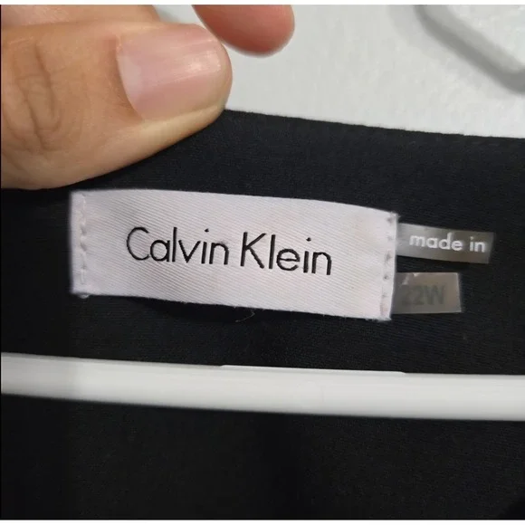 M#37 Calvin Klein Black Dress Women's 22W Sleeveless Ruffle Detail Sheath - Picture 3 of 3